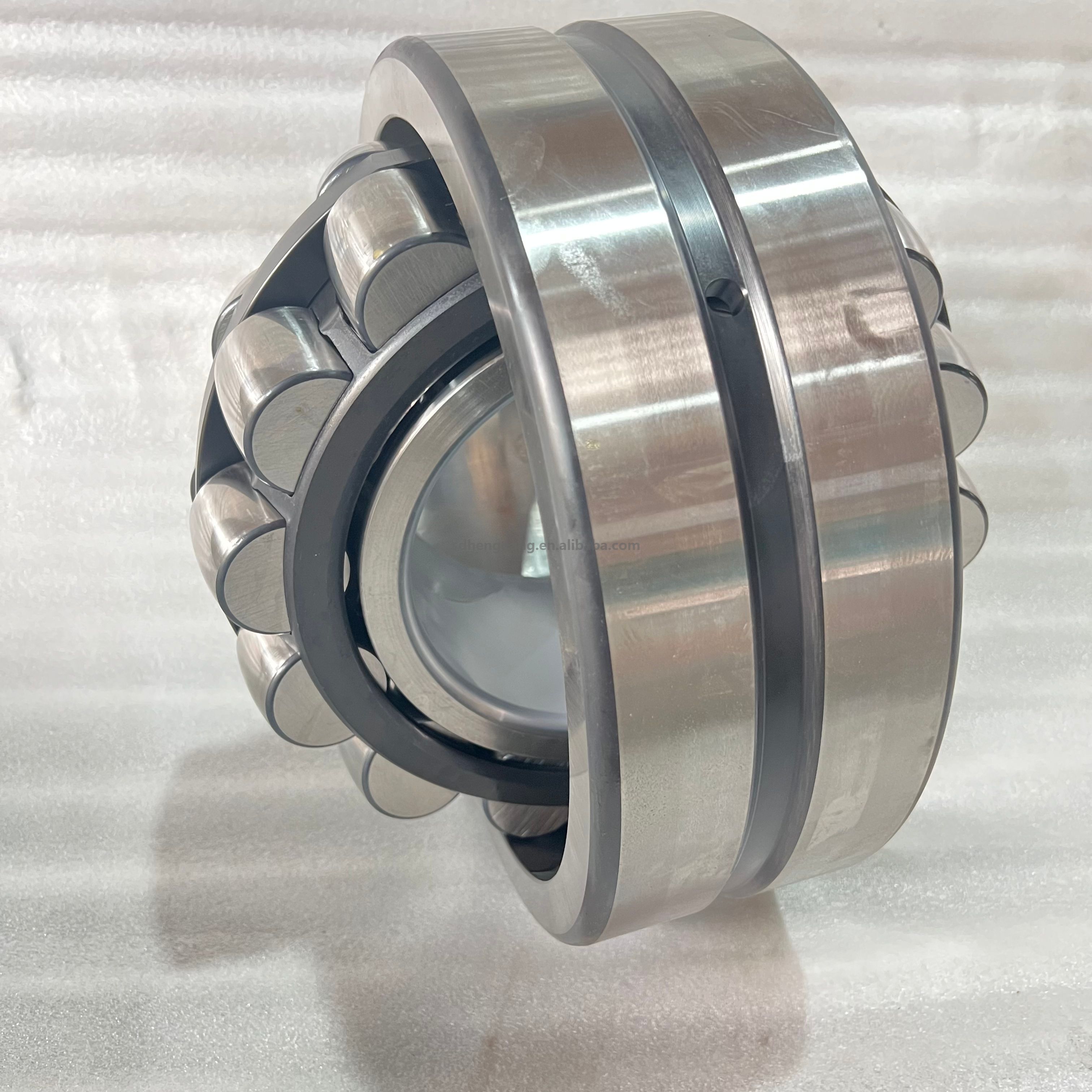Double Row Spherical Roller Bearing 22328-E1-XL-T41D Radial Self-Aligning Bearing 140X300X102mm for Vibrating Application